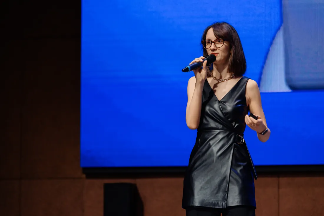/spring-2024/slider/slider-17.webp